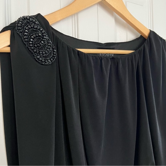 Little black dress with shoulder detail, size 6 - Picture 3 of 10